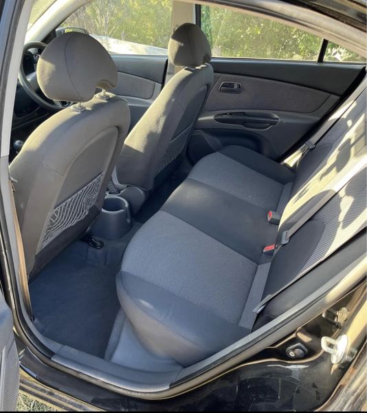 Kia Rio • 2010 • 153,000 km 4