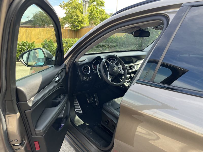 Alfa Romeo Stelvio • 2019 • 34,900 mi 3