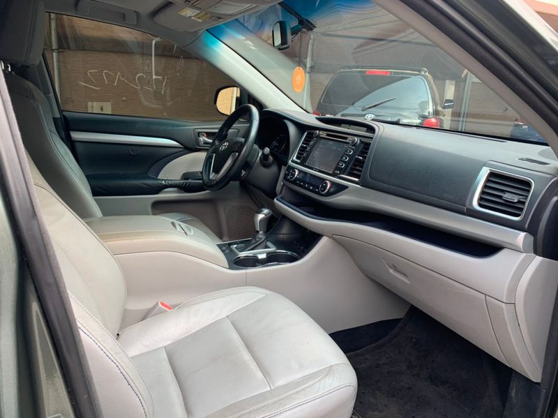 Toyota Highlander • 2018 • 3 km 2