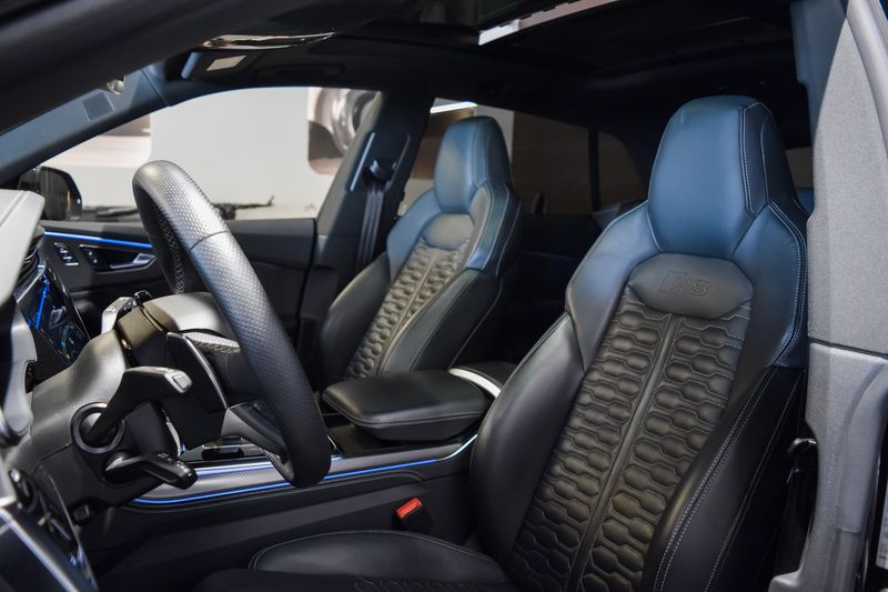 Audi RS Q8 • 2021 • 52,300 km 7