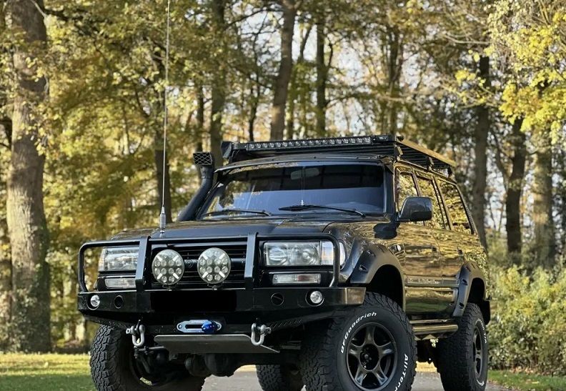 Toyota Land Cruiser • 1990 • 276,000 km 1