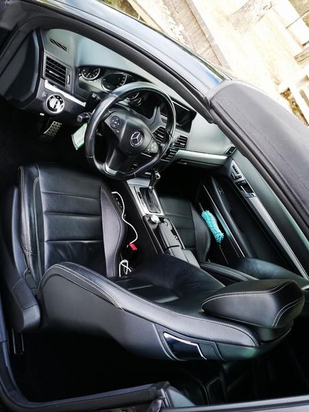 BMW E60 • 2010 • 185,000 km 2