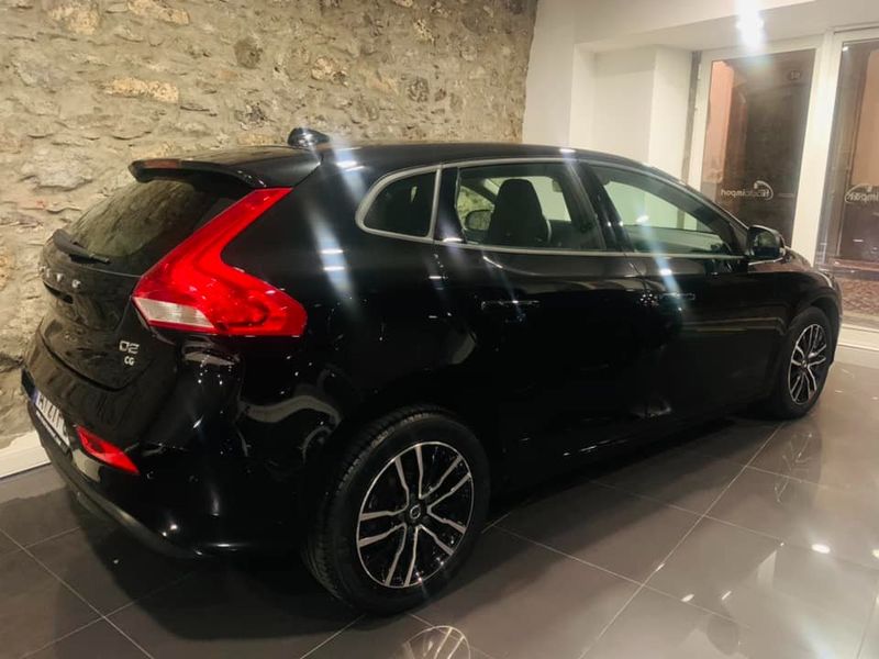 Volvo V40 • 2018 • 39,000 km 6