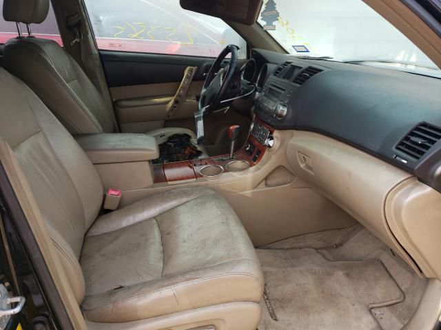 Toyota Highlander • 2011 • 10,000 km 3