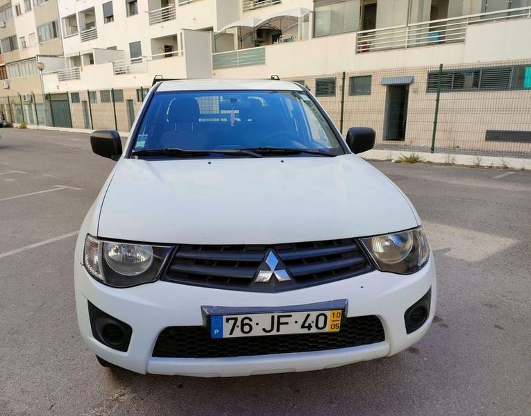 Mitsubishi L200 • 2010 • 174,000 km 2