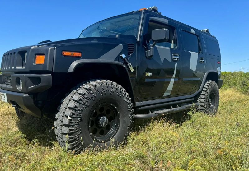 Hummer H2 • 2003 • 83,810 km 2