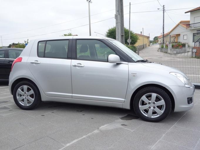 Suzuki Swift • 2010 • 23,900 km 3