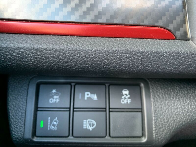 Honda Civic • 2017 • 124,000 km 9