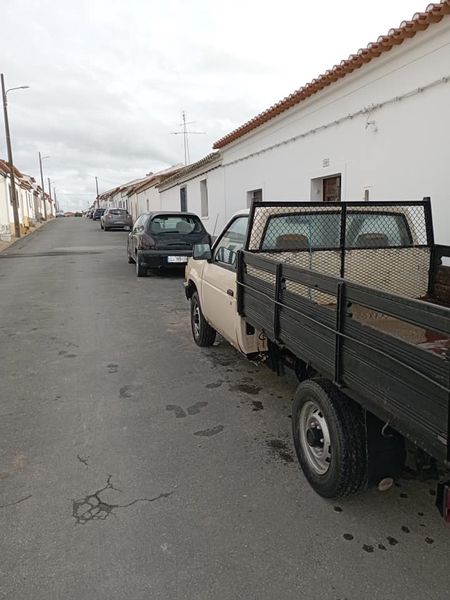 Nissan Pickup • 1990 • 224,000 km 3