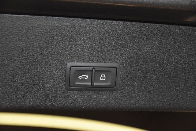 Audi e-tron • 2021 • 19,900 km 15