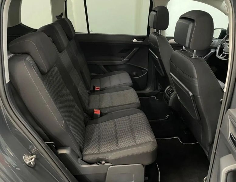 Volkswagen Touran • 2021 • 82,000 km 11