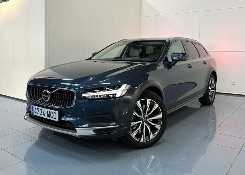 Volvo V90 Cross Country • 2022 • 35,000 km 1