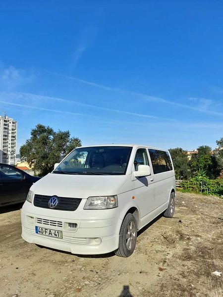 Volkswagen T5 Transporter Shuttle • 2007 • 221,000 km 1