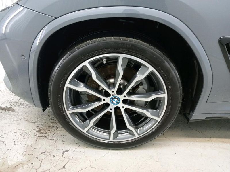BMW X3 • 2021 • 30,190 km 7
