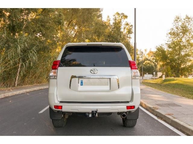 Toyota Land Cruiser • 2013 • 185,000 km 9