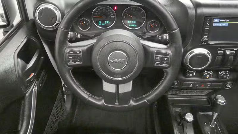 Jeep Wrangler • 2018 • 64,500 km 8