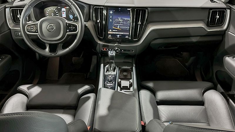 Volvo XC60 • 2020 • 49,138 km 4