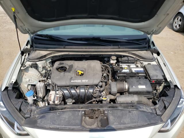 Hyundai Elantra • 2017 • 10,000 mi 7