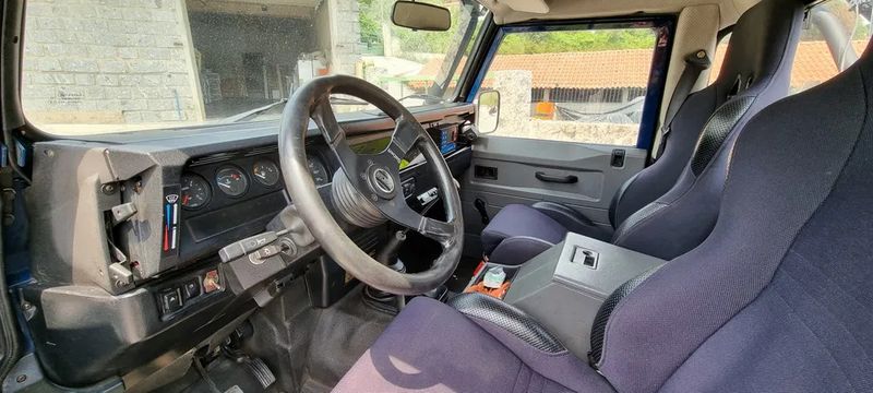 Land Rover Defender • 2001 • 80,000 km 5