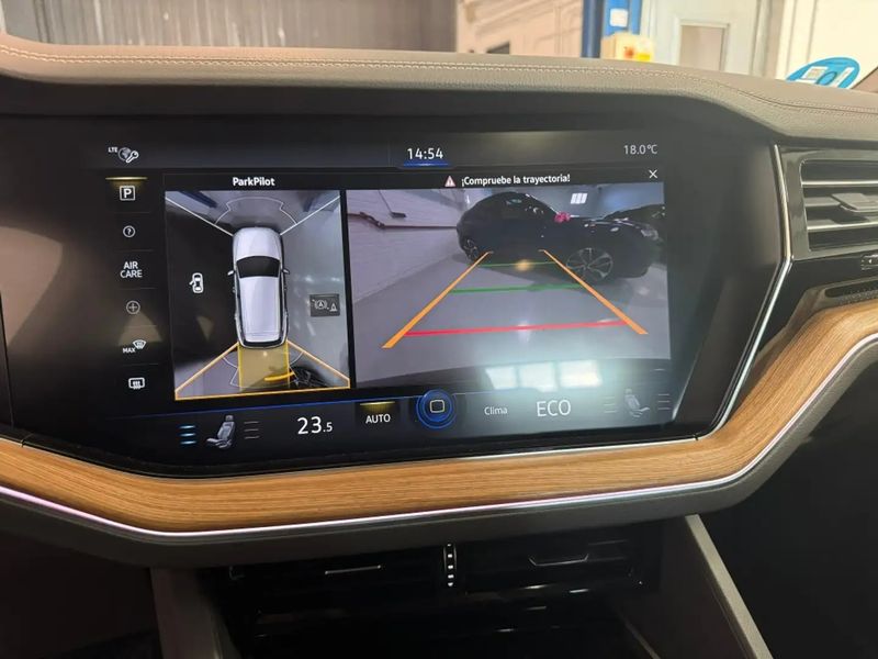 Volkswagen Touareg • 2021 • 96,000 km 18