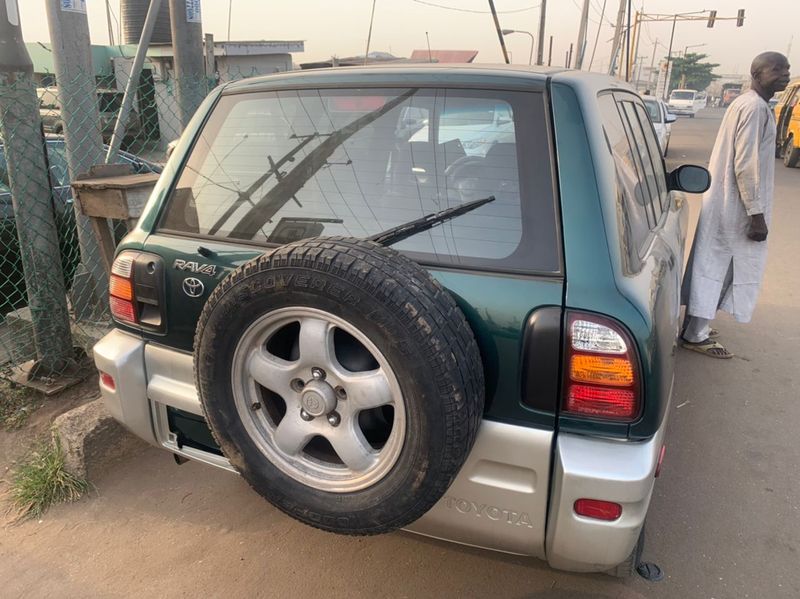 Toyota RAV4 • 2001 • 28 km 2