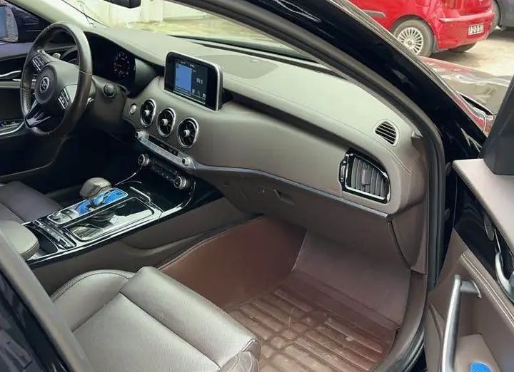 Kia Stinger • 2022 • 27,000 km 3