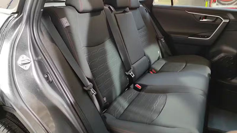 Toyota RAV4 • 2024 • 9,967 km 4