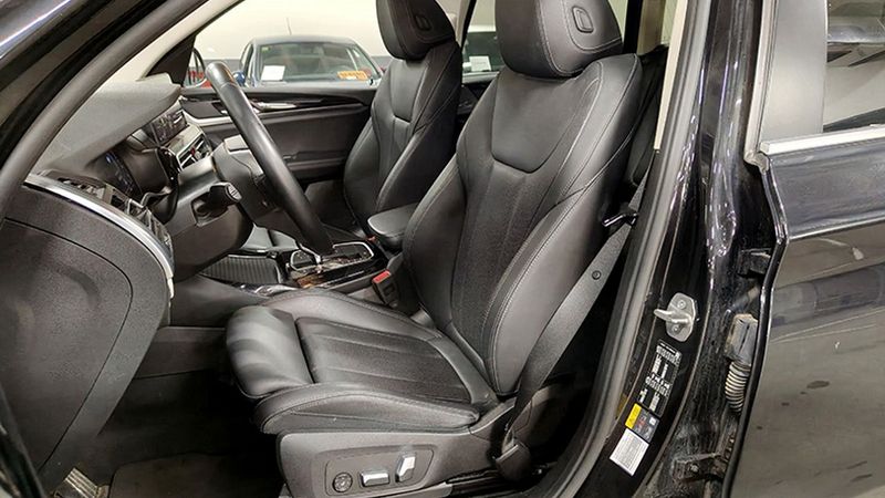 BMW X3 • 2022 • 59,600 km 9