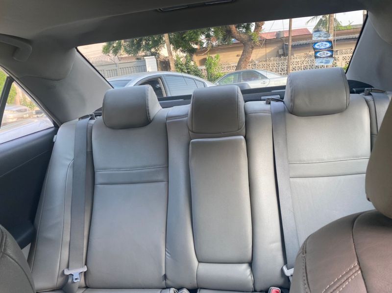 Toyota Camry • 2012 • 90,000 km 4