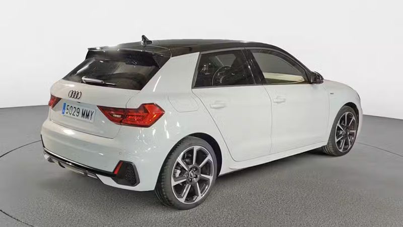Audi A1 • 2024 • 19,902 km 6