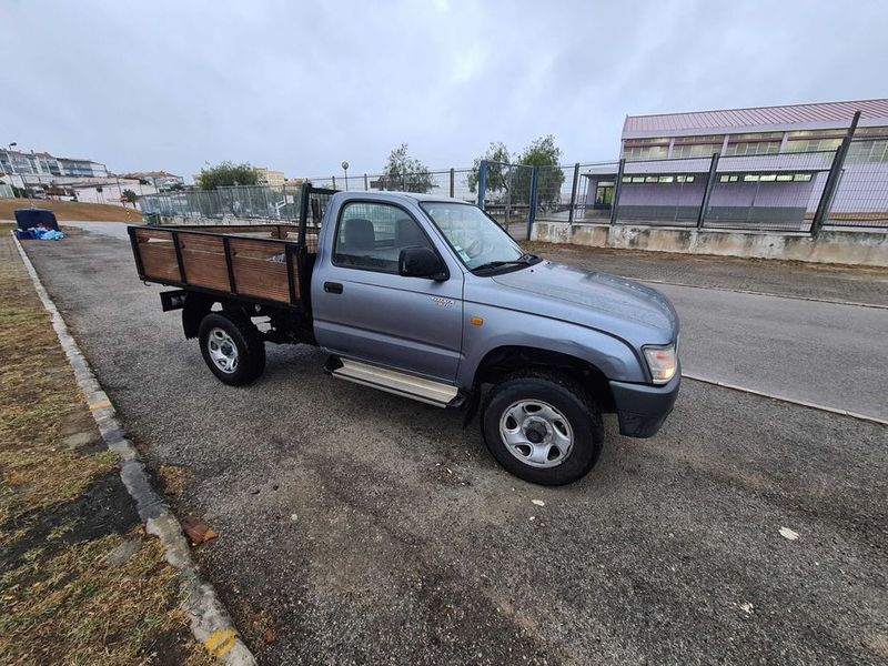 Toyota Hilux • 2001 • 240,000 km 5