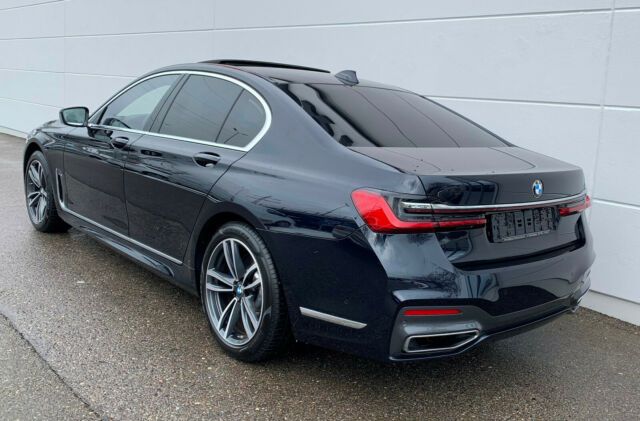 BMW 7 • 2020 • 40,000 km 8