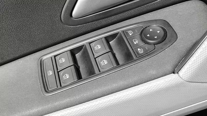 Dacia Duster • 2024 • 10,170 km 4