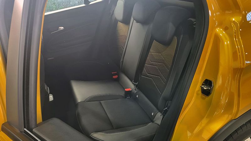 Jeep Cherokee • 2023 • 18,397 km 5