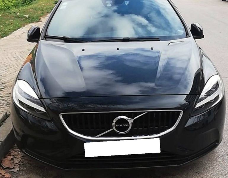 Volvo V40 • 2016 • 139,700 km 1