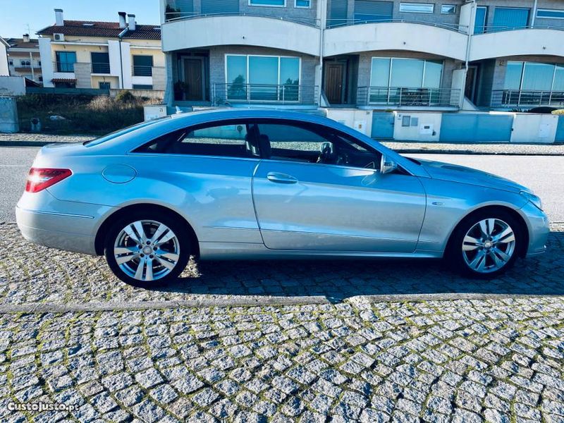 Mercedes-Benz E • 2009 • 170,000 km 3