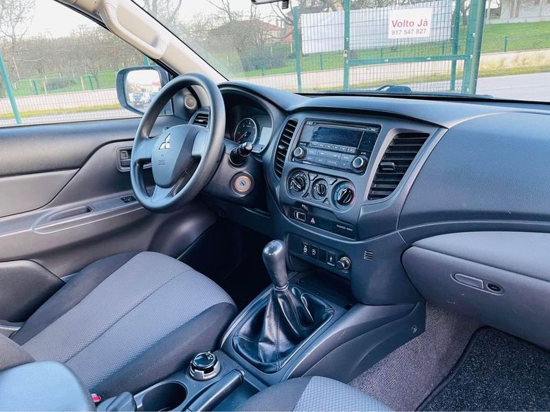 Toyota Hilux • 2016 • 204,000 km 3