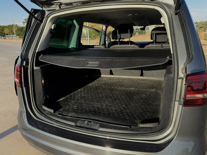 Volkswagen Sharan • 2018 • 183,400 km 9