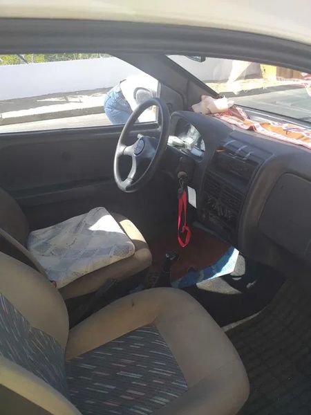 Toyota Auris • 2000 • 60,000 km 4
