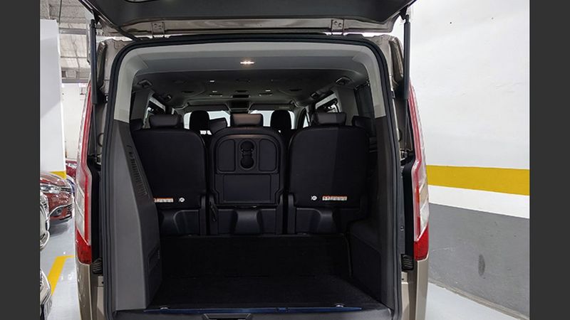 Ford Tourneo Custom • 2021 • 48,258 km 10