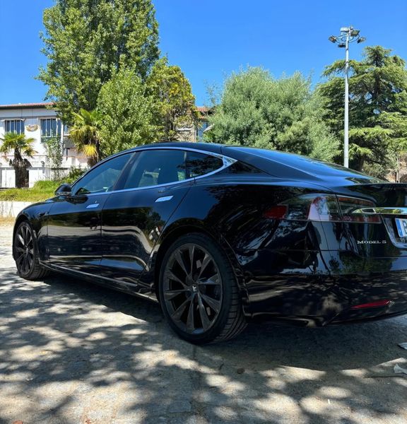 Tesla Model S • 2018 • 134,000 km 3