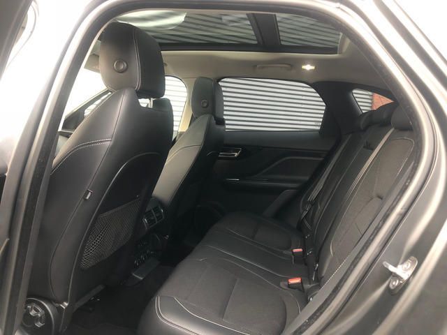 Jaguar F-Pace • 2016 • 91,612 km 8
