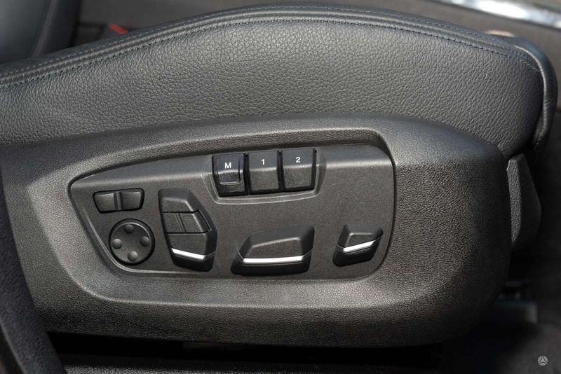 BMW X5 • 2014 • 189,000 km 9