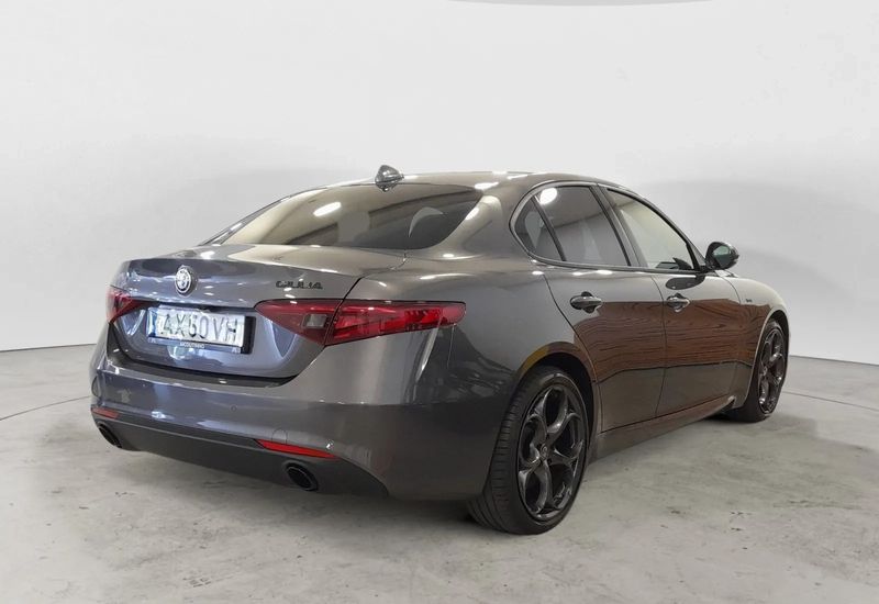 Alfa Romeo Giulia • 2023 • 18,800 km 5