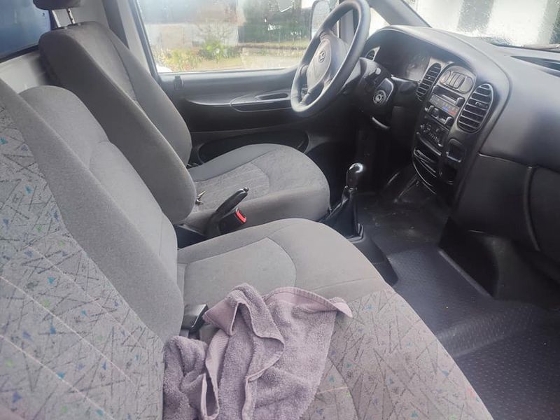 Hyundai H1 • 2002 • 206,000 km 3