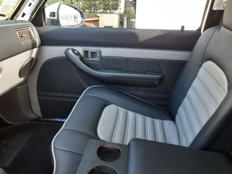 Toyota Hilux • 1991 • 130,000 km 7