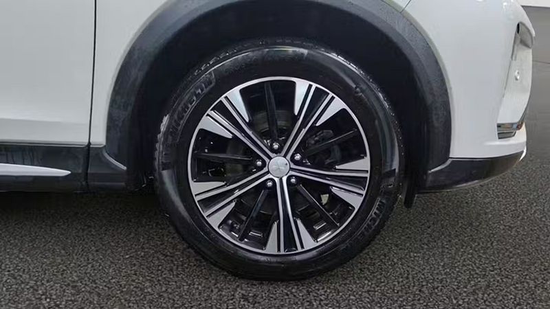 Mitsubishi Eclipse Cross • 2021 • 100,774 km 17