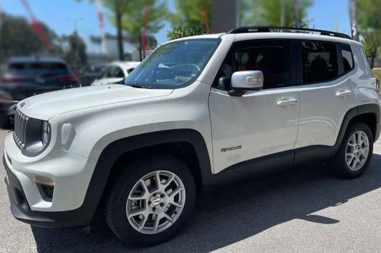Jeep Renegade • 2022 • 2,500 km 2