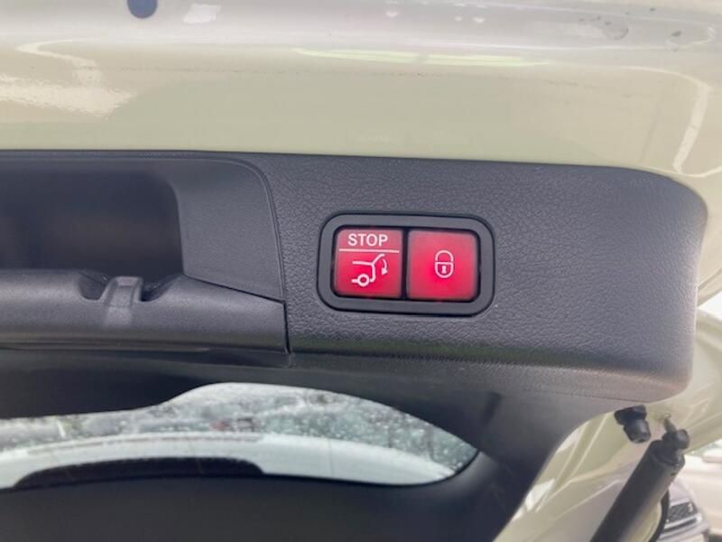 Mercedes-Benz GLB-Class • 2020 • 98,455 km 18