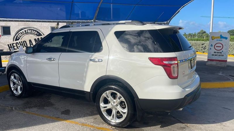 Ford Explorer • 2012 • 150,000 mi 4